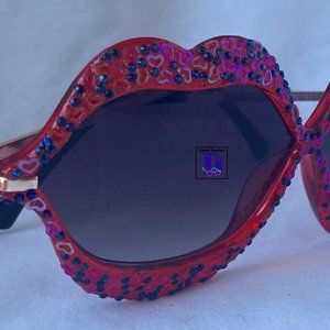Vampire's Kiss Sunglasses